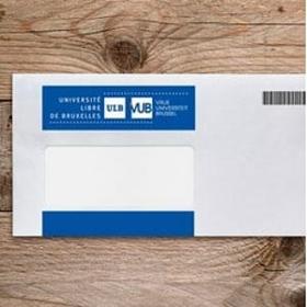 Mailing: onder enveloppe en onder omslag brengen